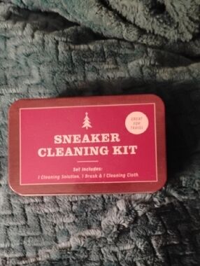 Sneaker Cleaning Kit - Pink Tin